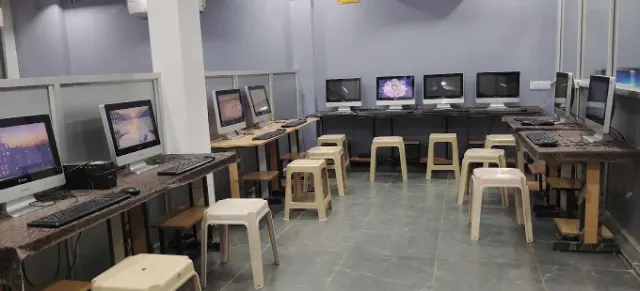 Computer lab workstations